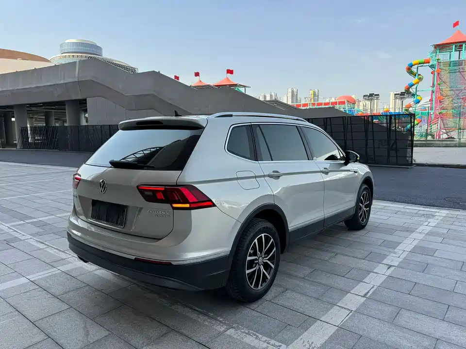 Volkswagen Tiguan L