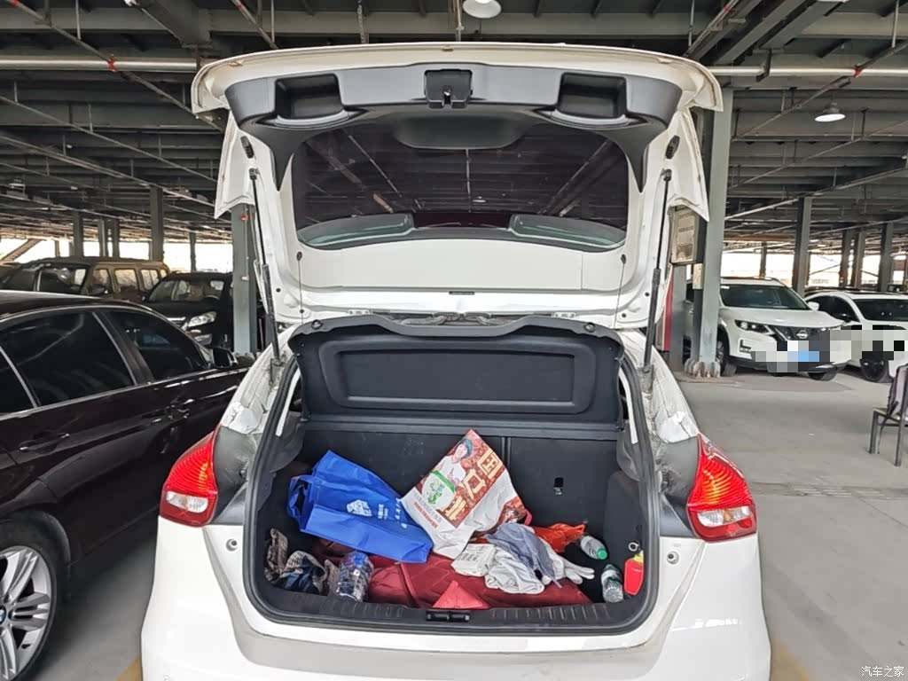 Ford Focus, 2015 19