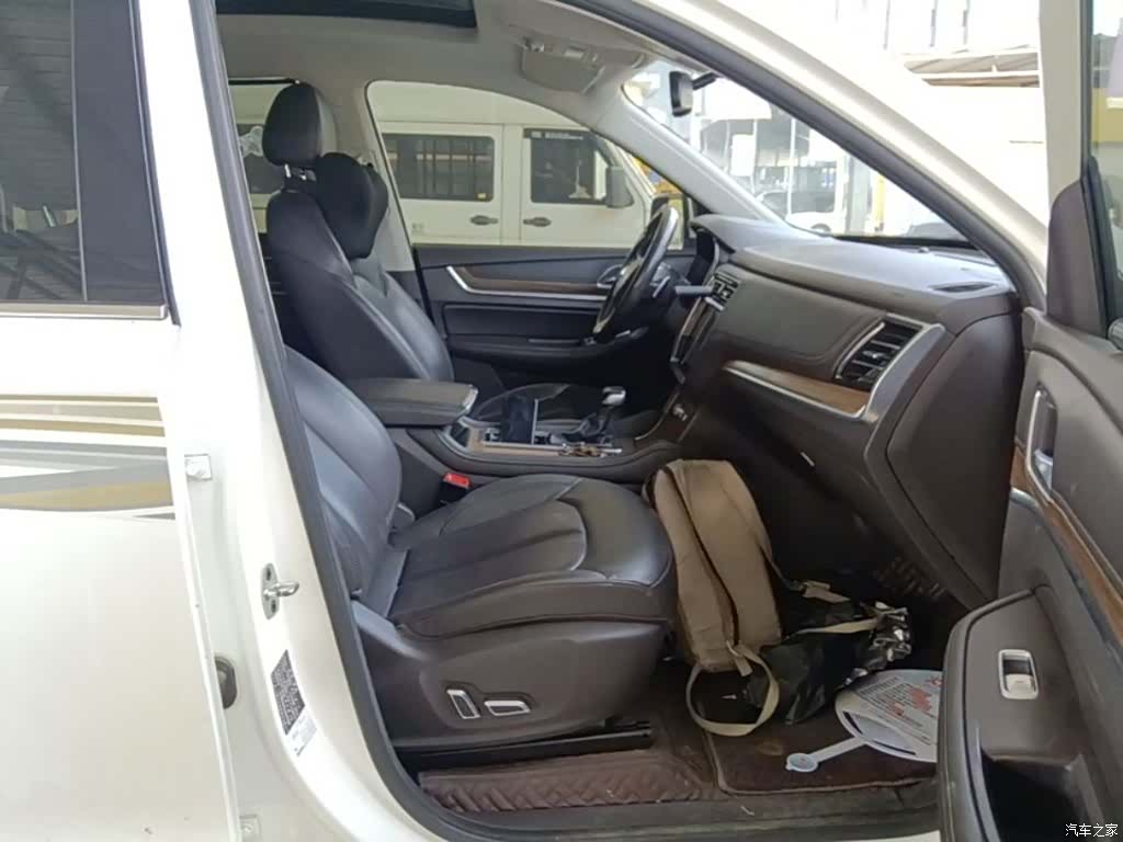Roewe RX8, 2020 25