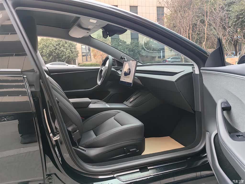 Tesla Model 3, 2024 7