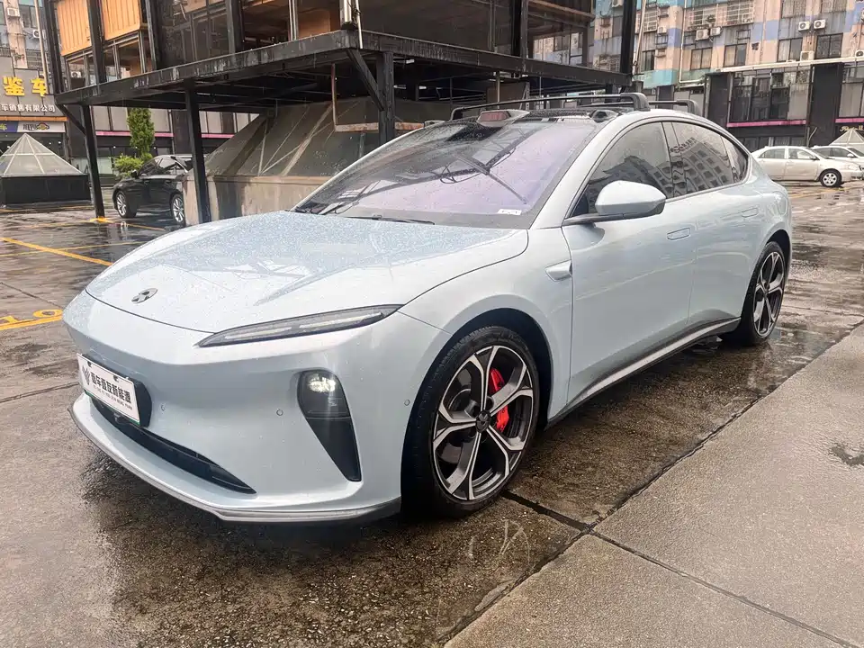NIO ET5