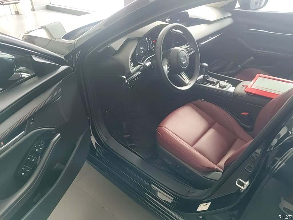 Mazda Mazda3, 2025 16