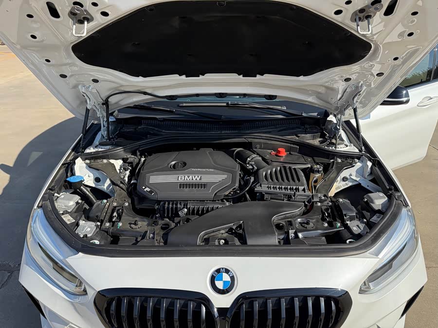 BMW 1 Series 2023, фото 14