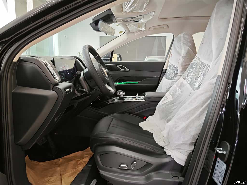 Hongqi HS3, 2026 7