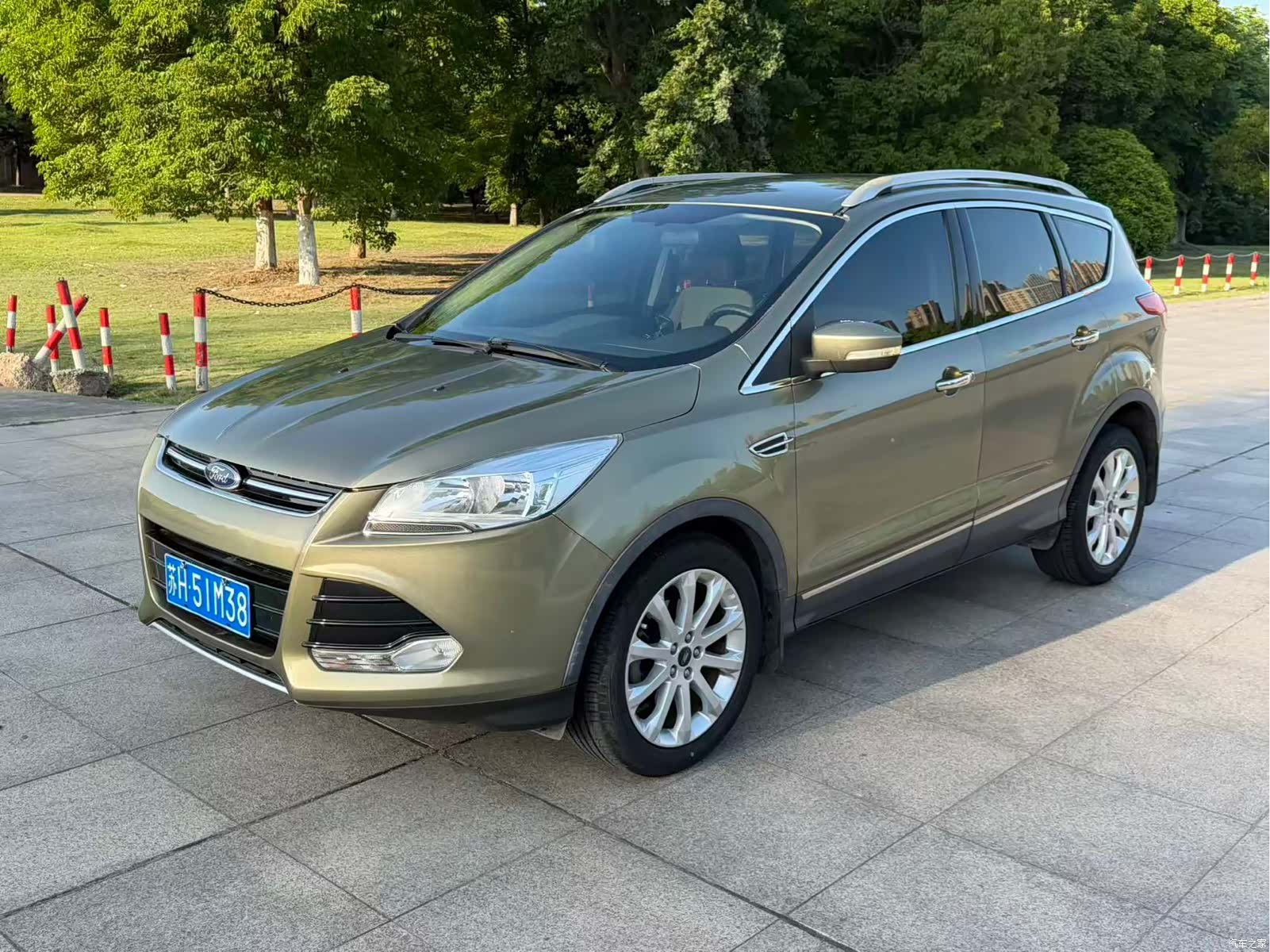 Ford Kuga, 2015 1