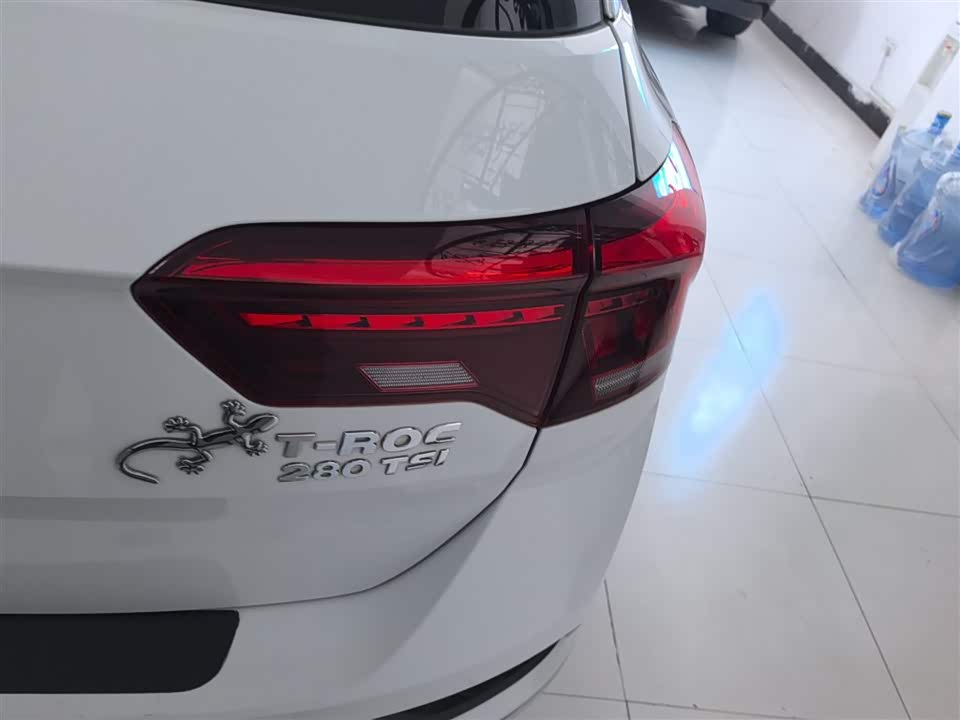 Volkswagen T-ROC exploring Songs