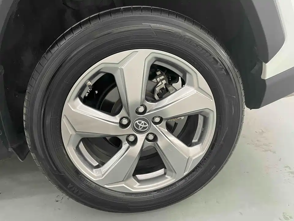 Toyota RAV4 Rongfang