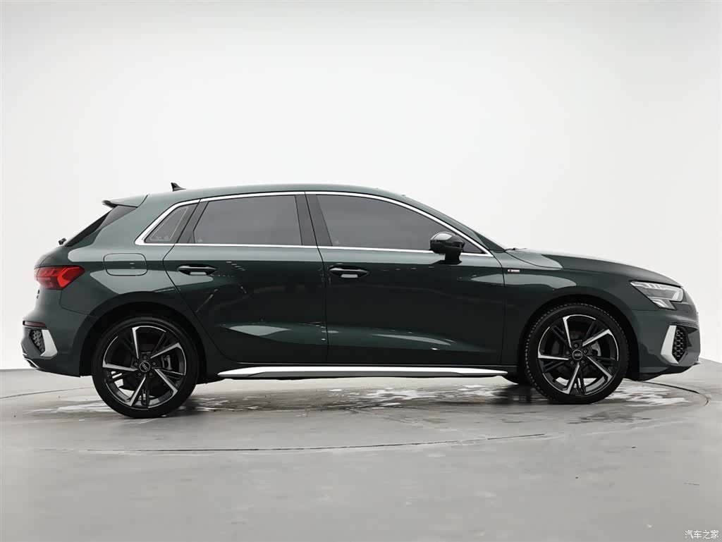 Audi A3, 2022 все фото