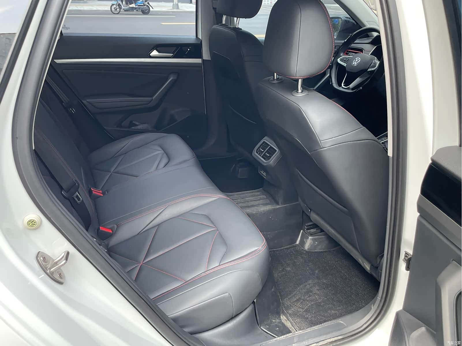 Volkswagen Lavida, 2024 10