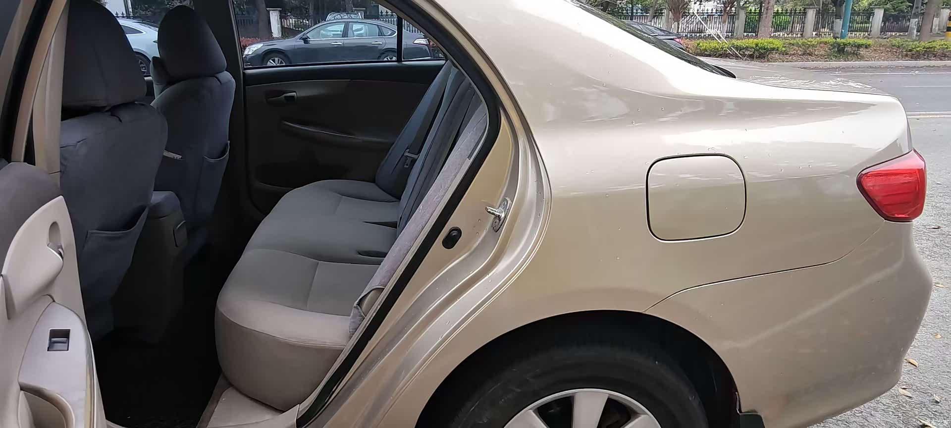 Toyota Corolla, 2010 8