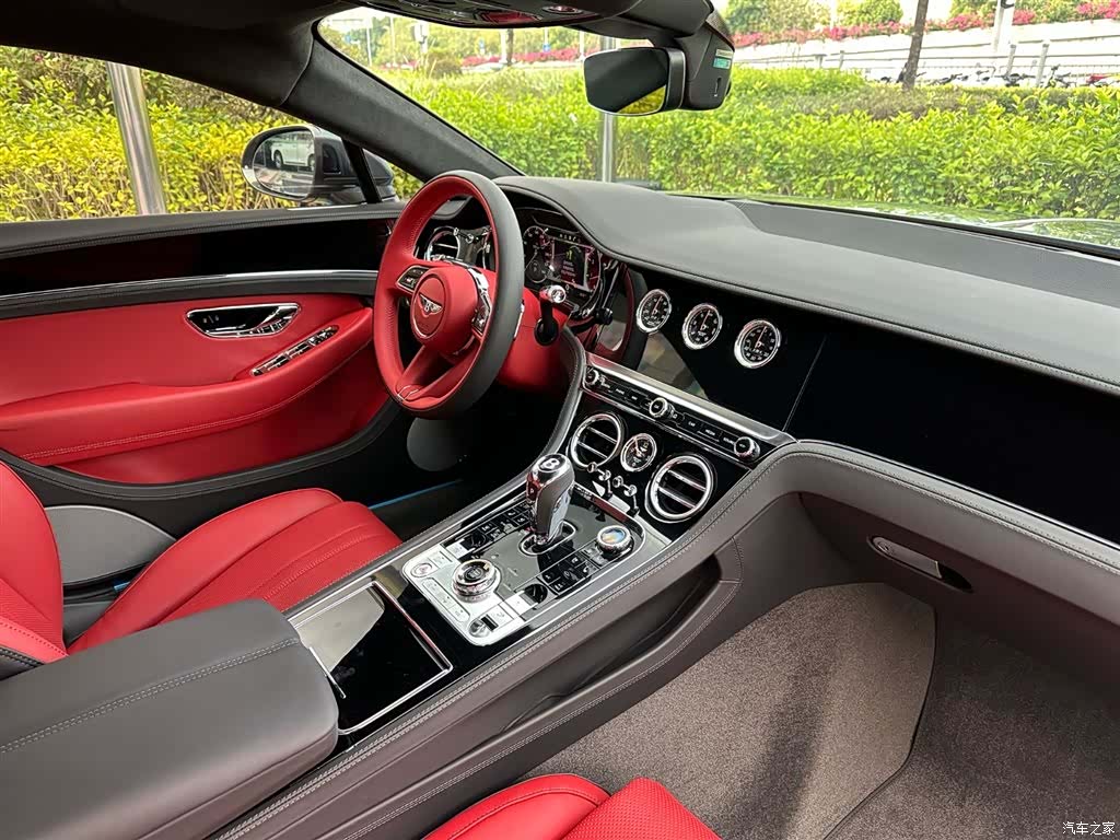 Bentley Continental GT, 2024 7