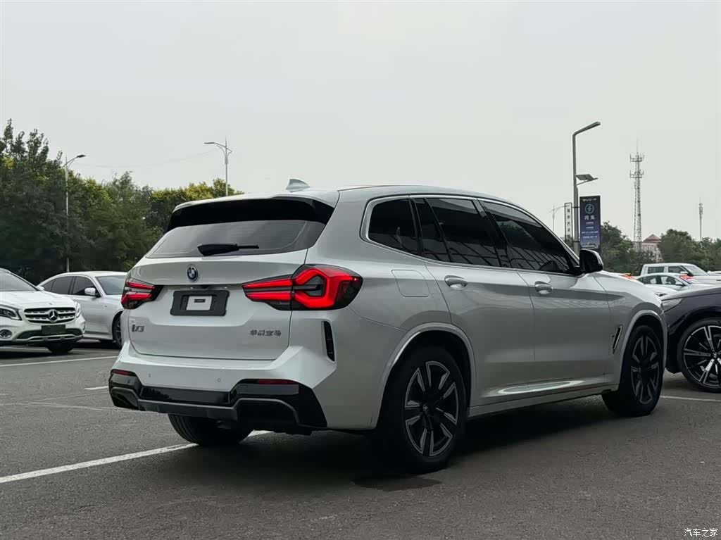BMW iX3, 2024 16