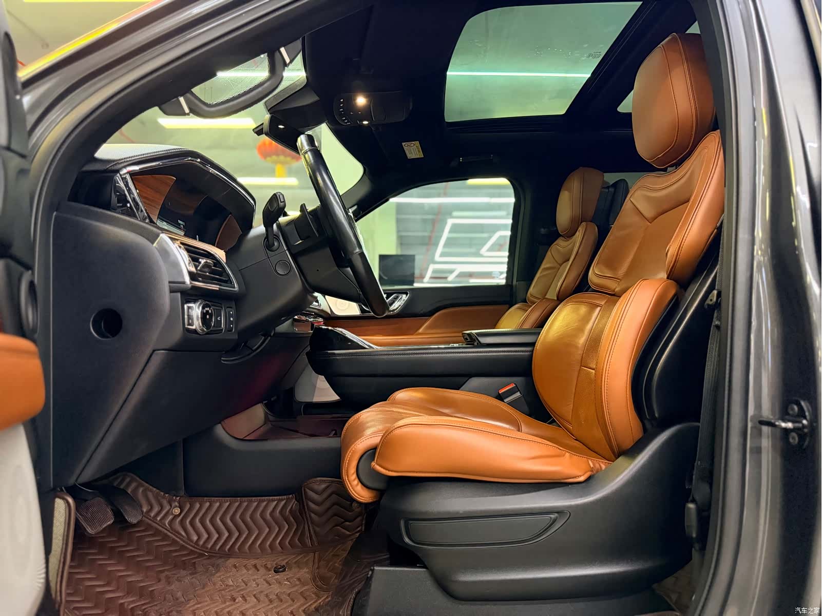 Lincoln Navigator, 2018 все фото
