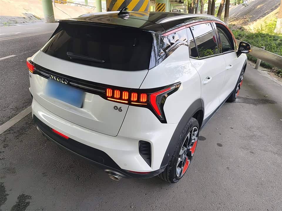 Lynk & Co 06 Lynk & Co 06