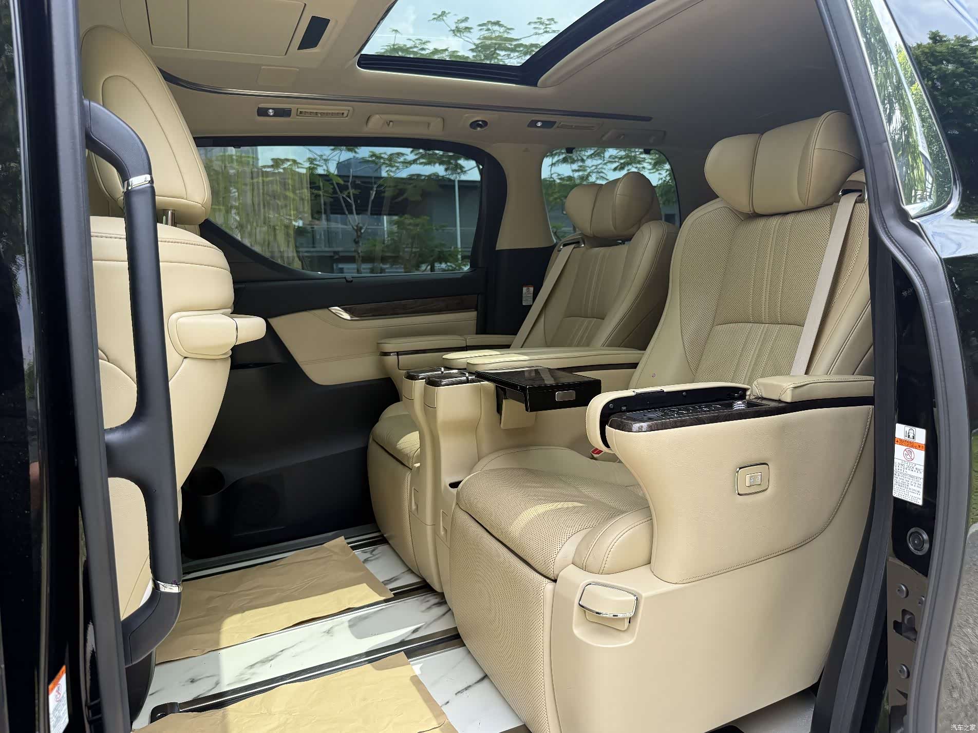 Toyota Alphard, 2018 12