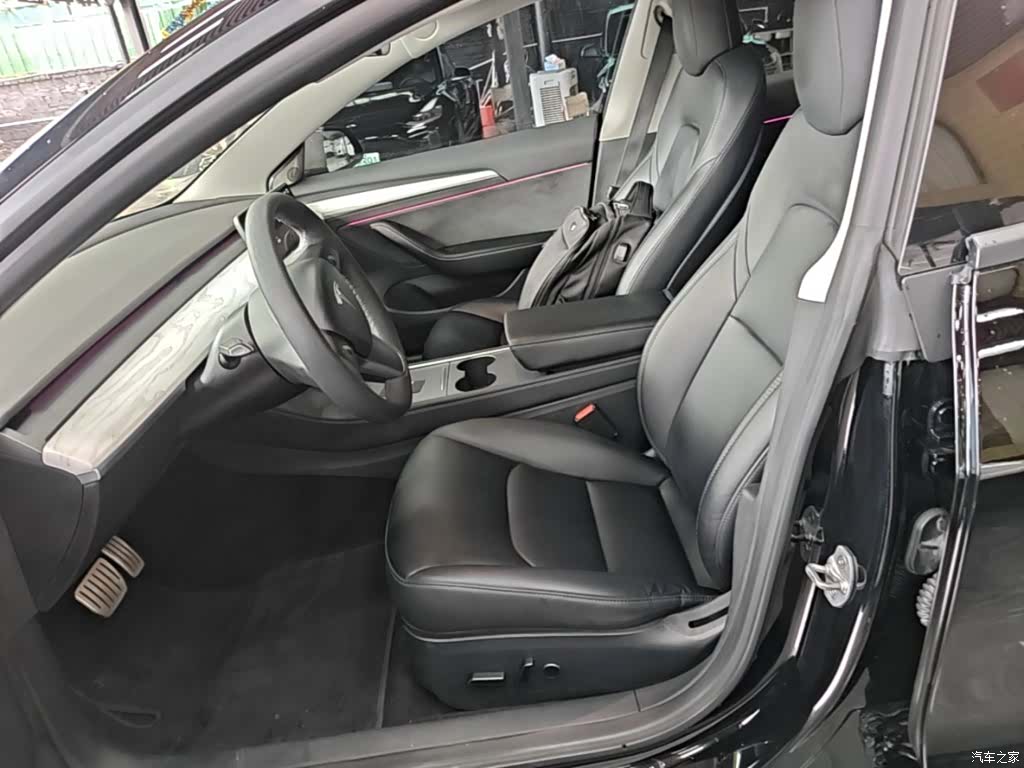 Tesla Model 3, 2022 15