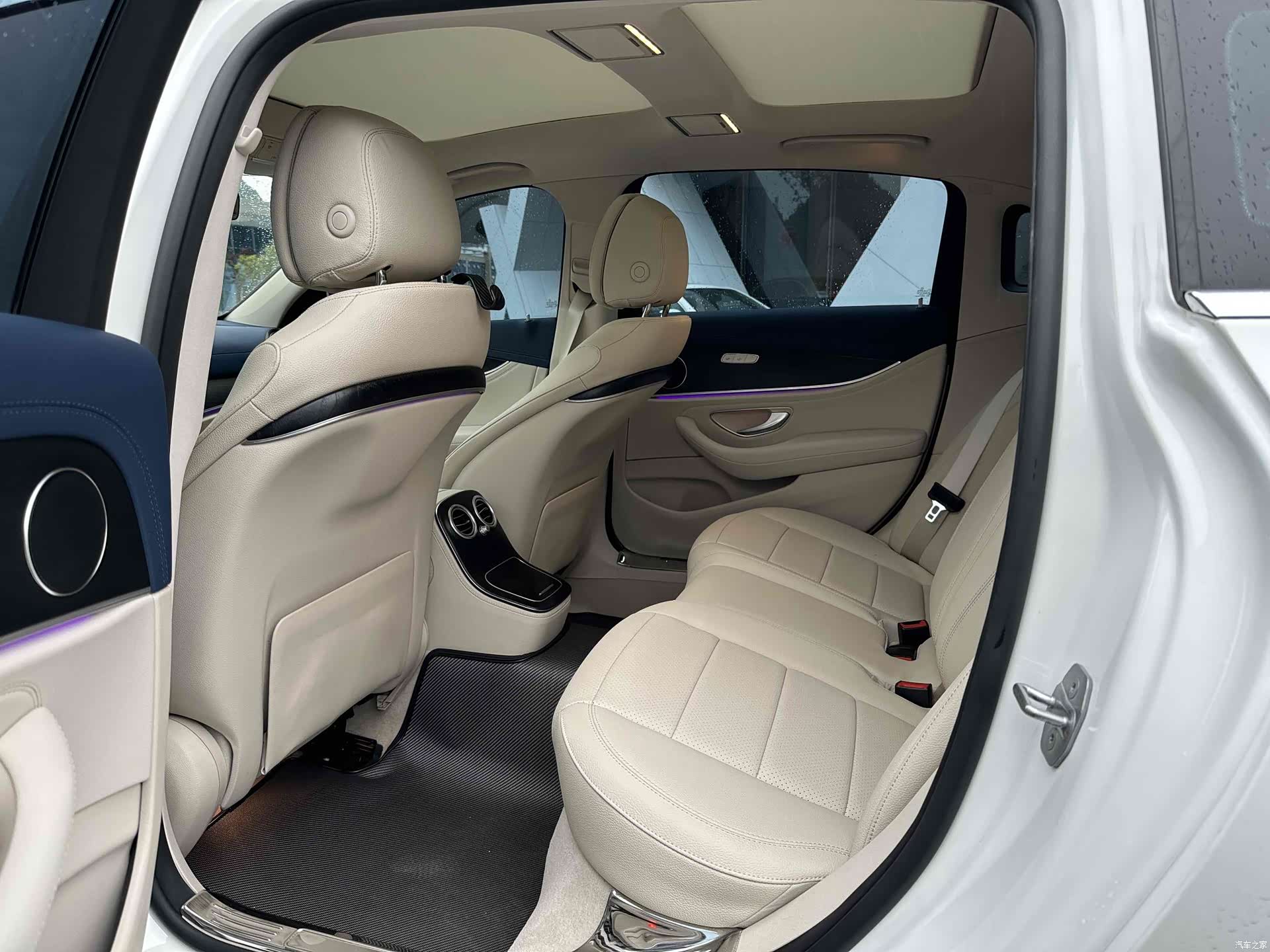 Mercedes-Benz E-Class, 2023 6
