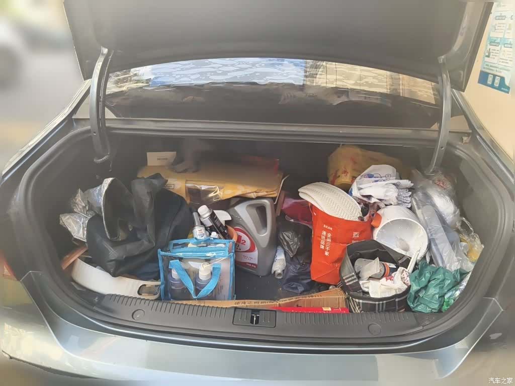 Roewe i6, 2017 10