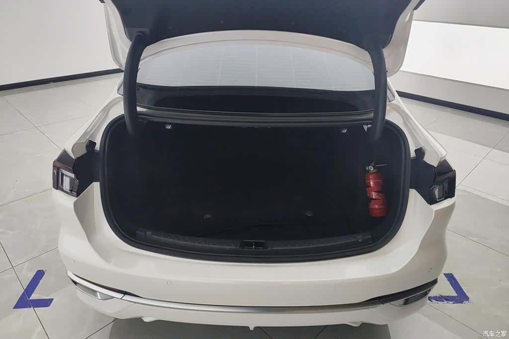 Ford Mondeo, 2023 4