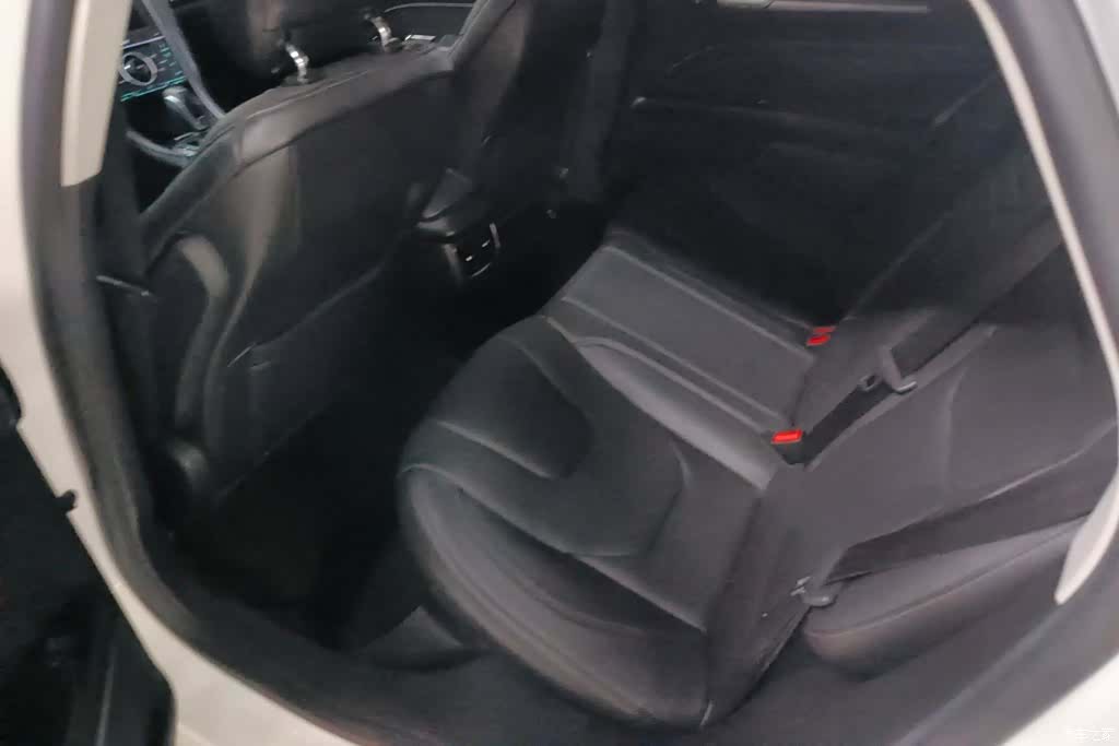 Ford Mondeo, 2016 11