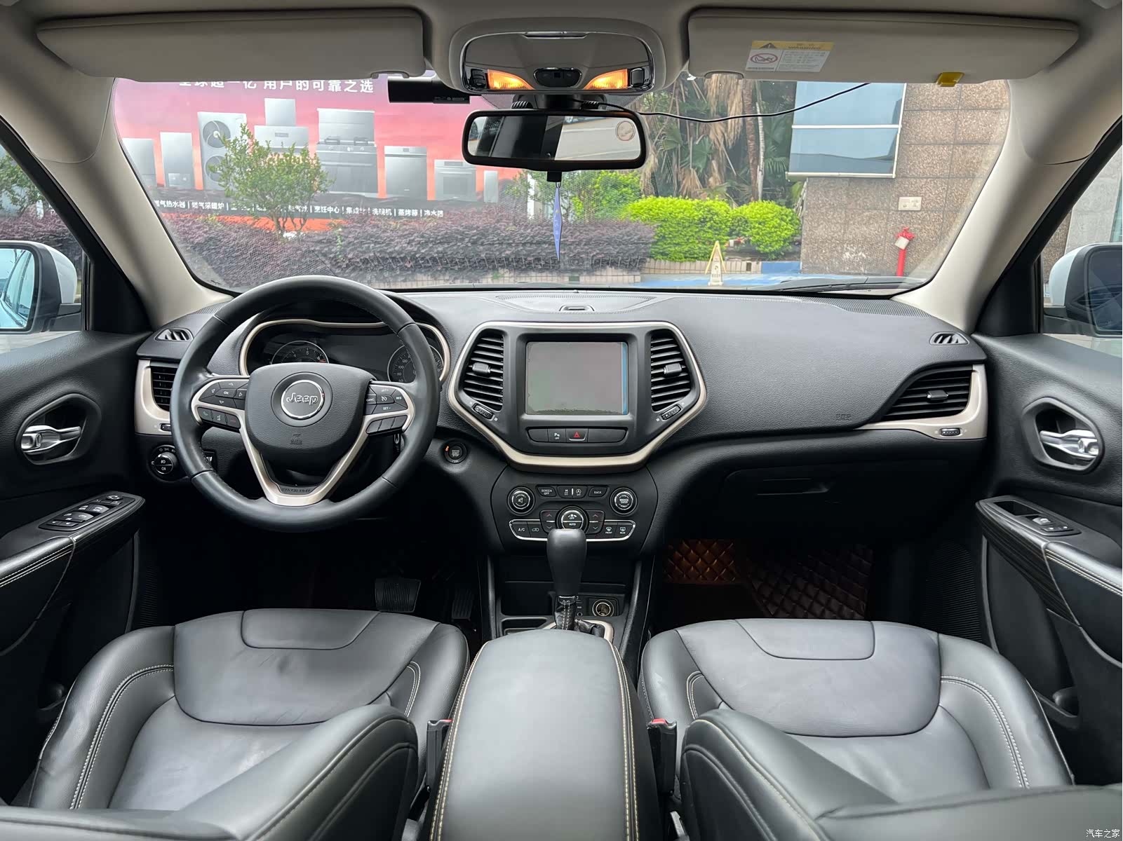 Jeep Cherokee, 2019 12