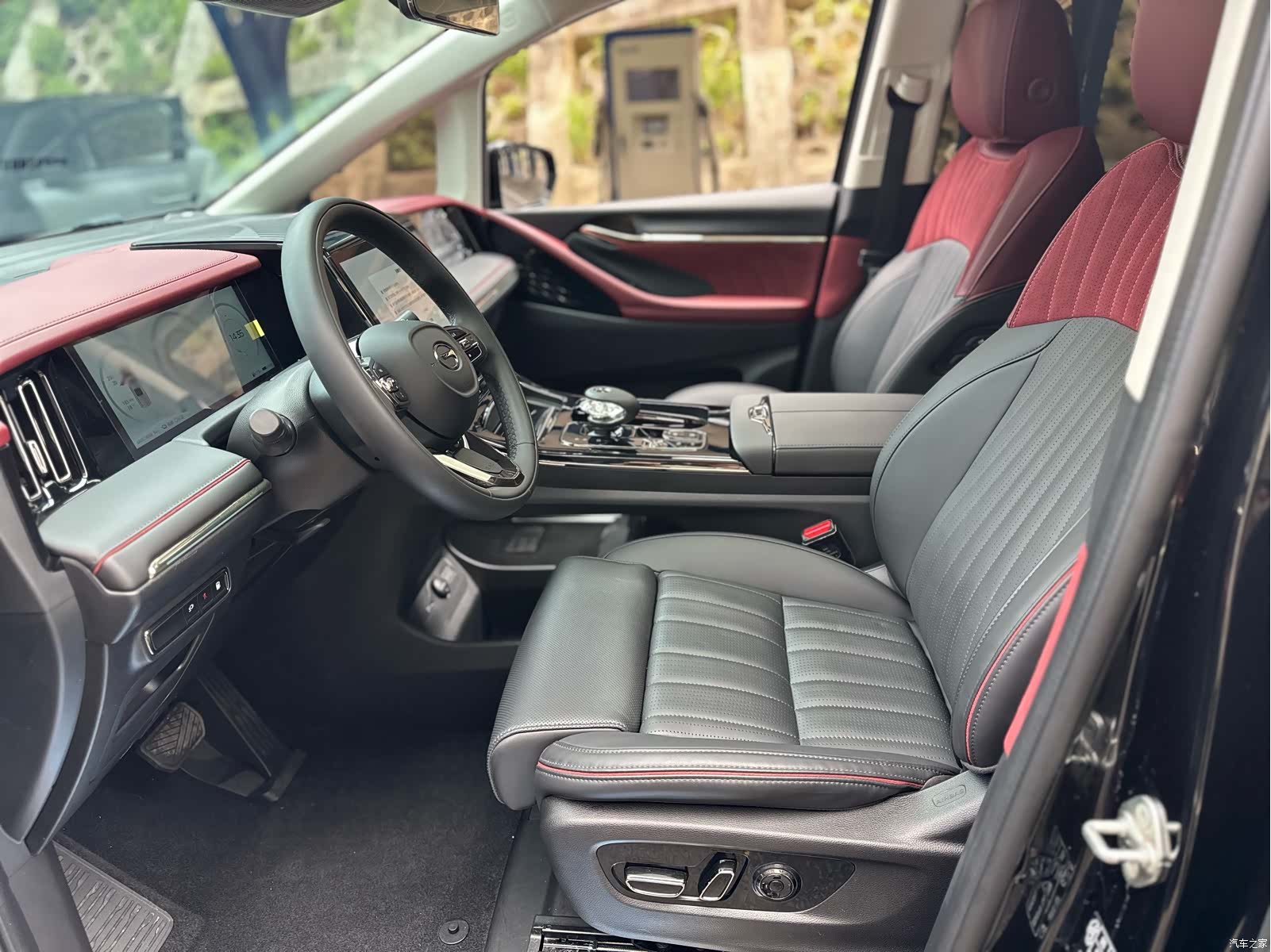 Trumpchi E9, 2025 15
