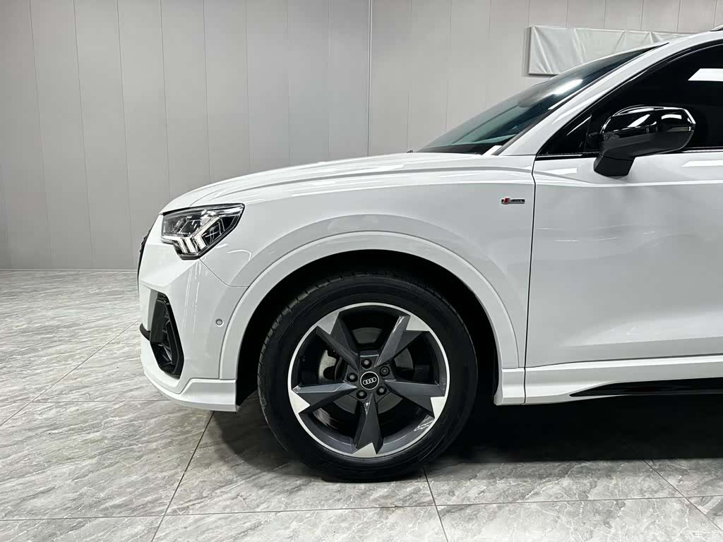 Audi Q3, 2022 8