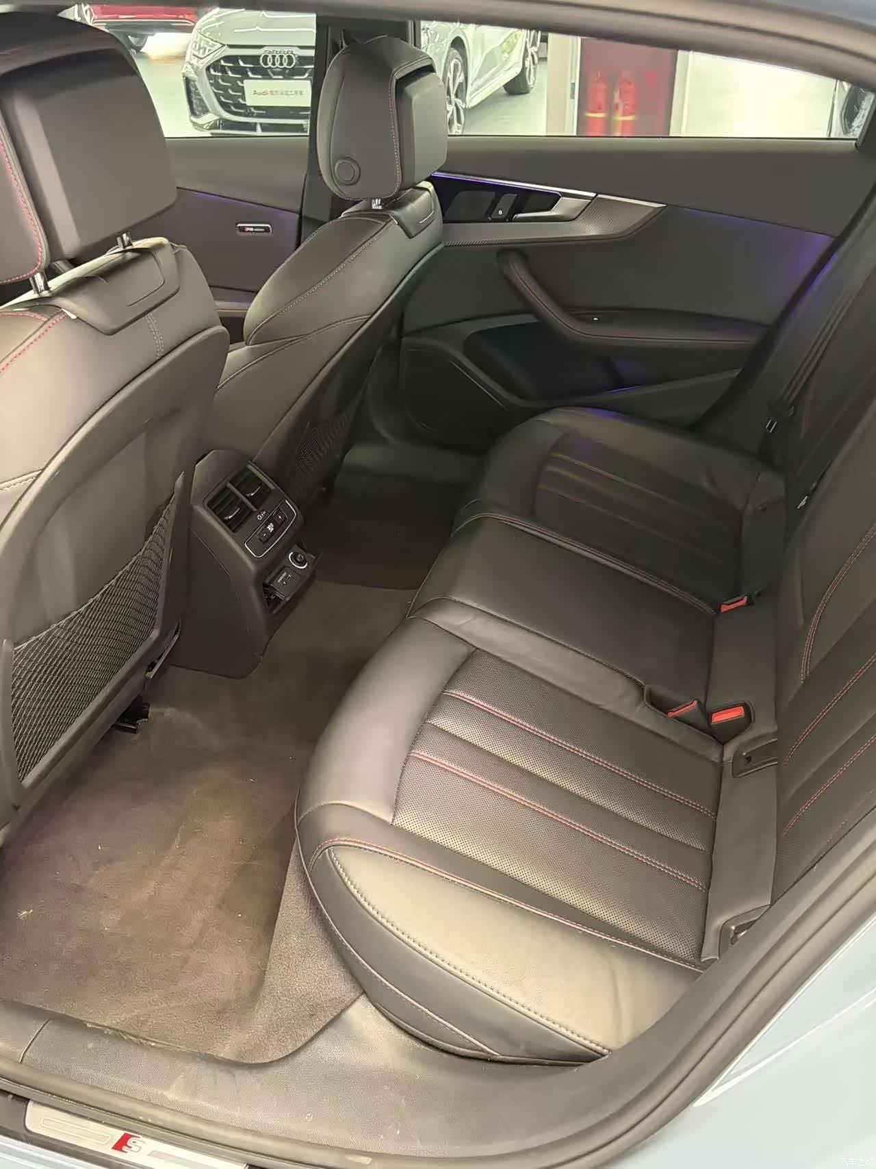 Audi A4L, 2022 11