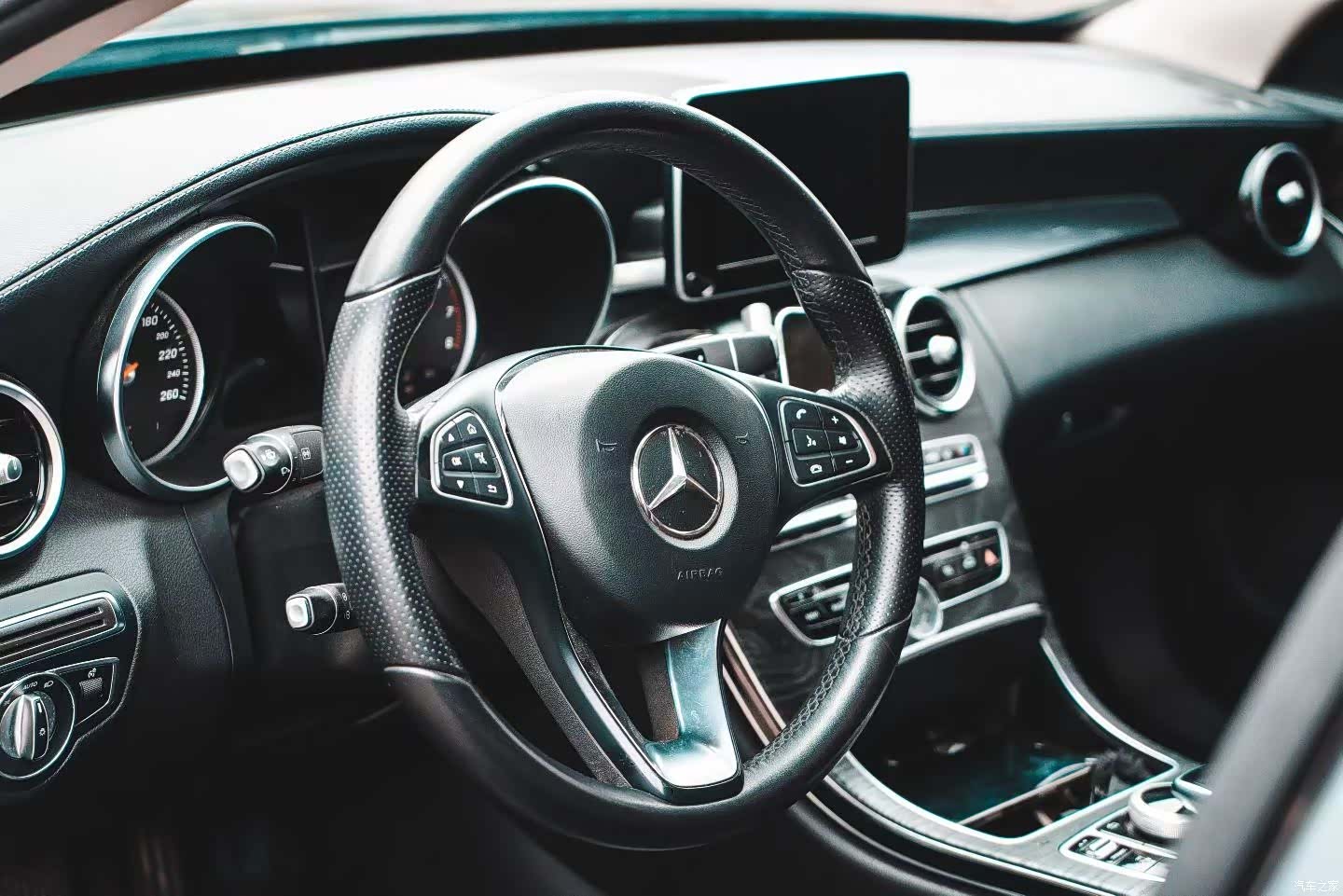 Mercedes-Benz C-Class, 2018 4