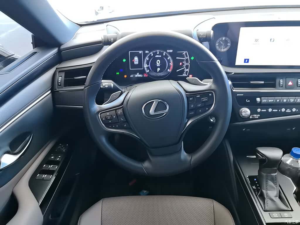 Lexus ES, 2024 11