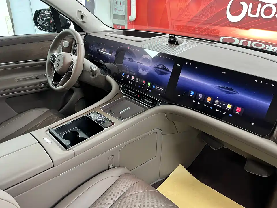 AITO Ask the world M9