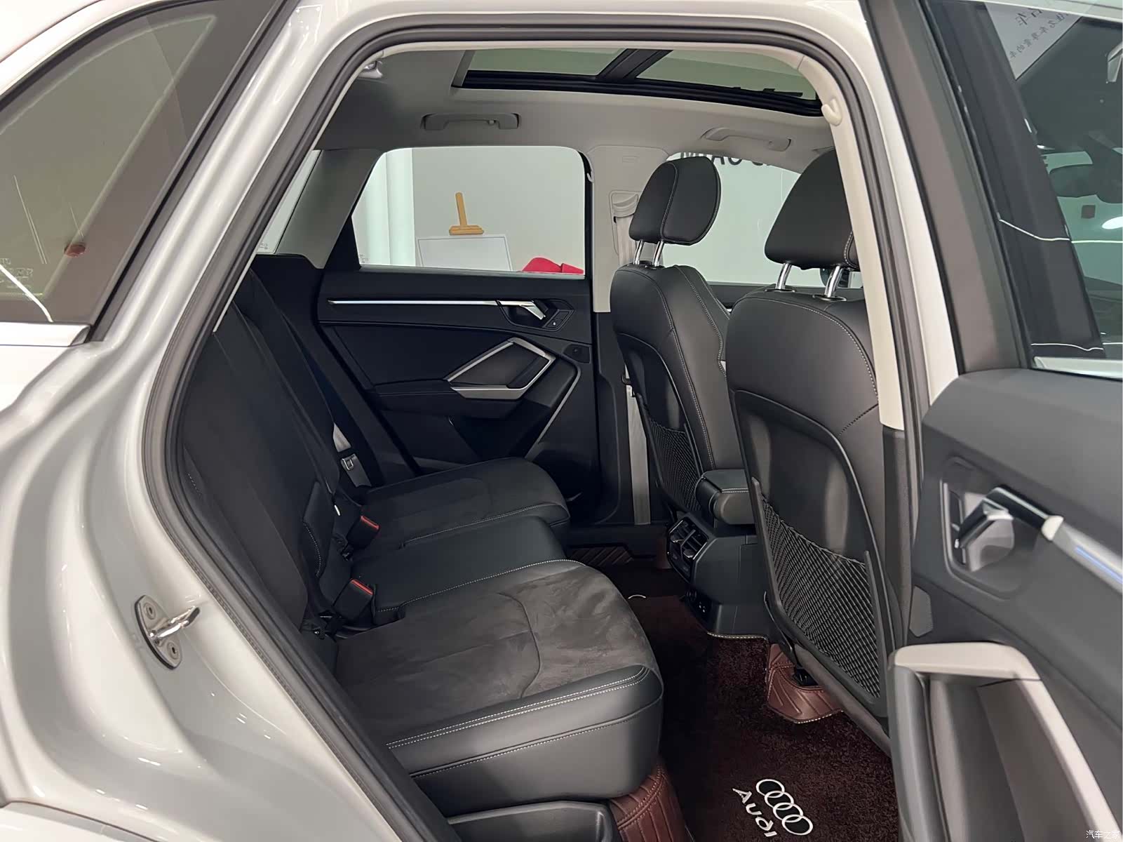 Audi Q3, 2022 11