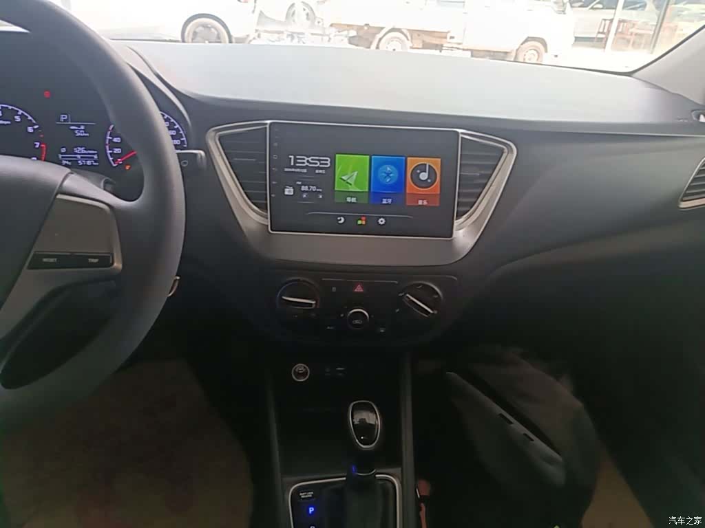 Hyundai GLS, 2018 9