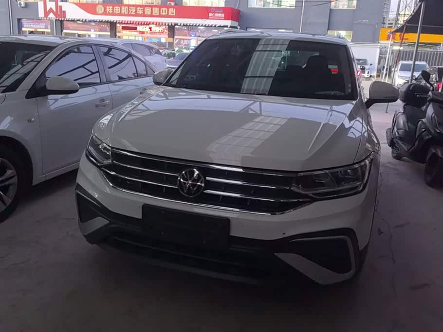 Volkswagen Tiguan L