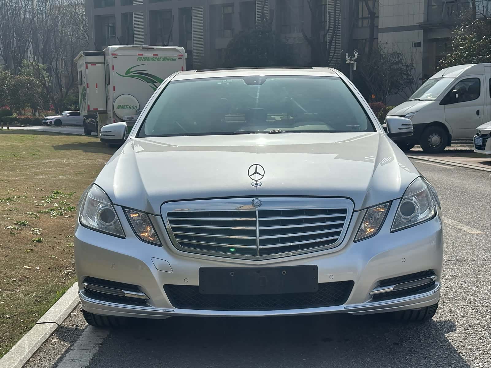 Mercedes-Benz E-Class, 2013 1