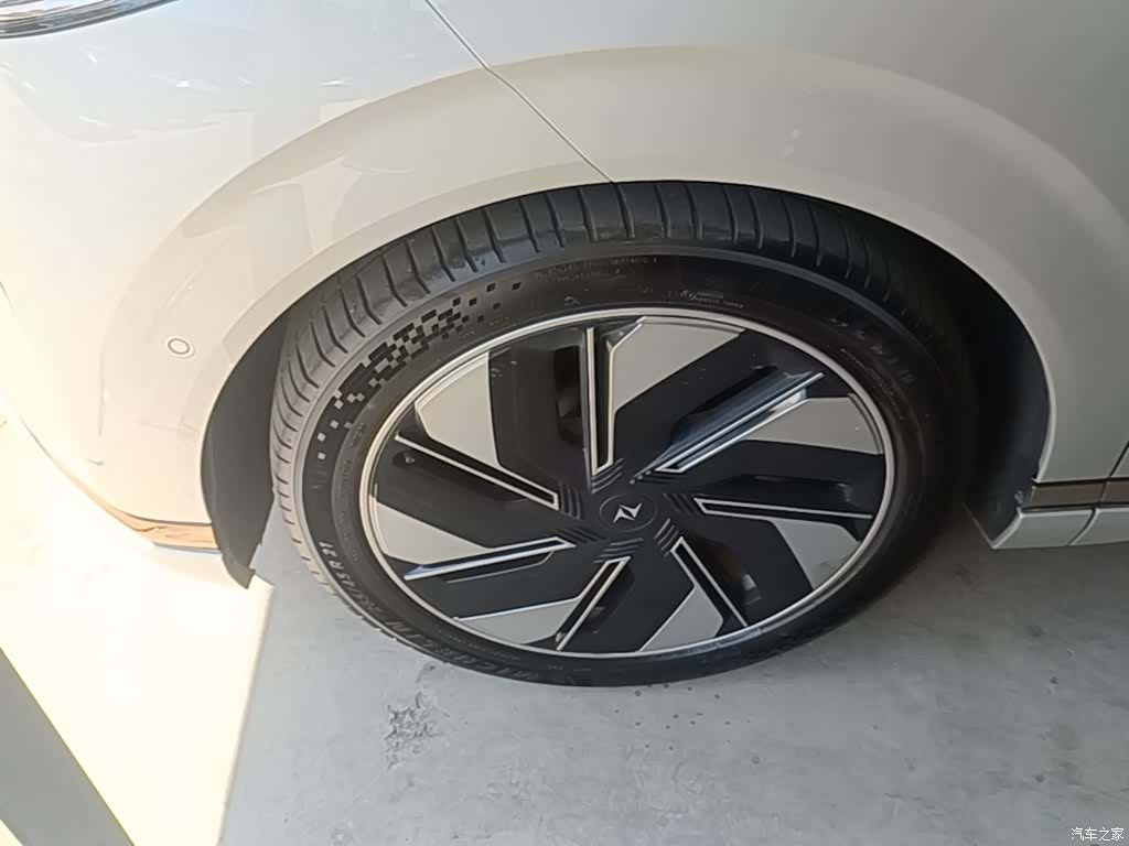 DongFeng eπ008, 2024 23