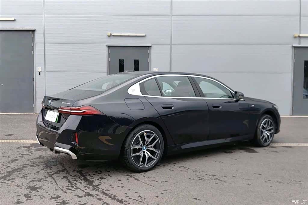 BMW i5, 2025 все фото