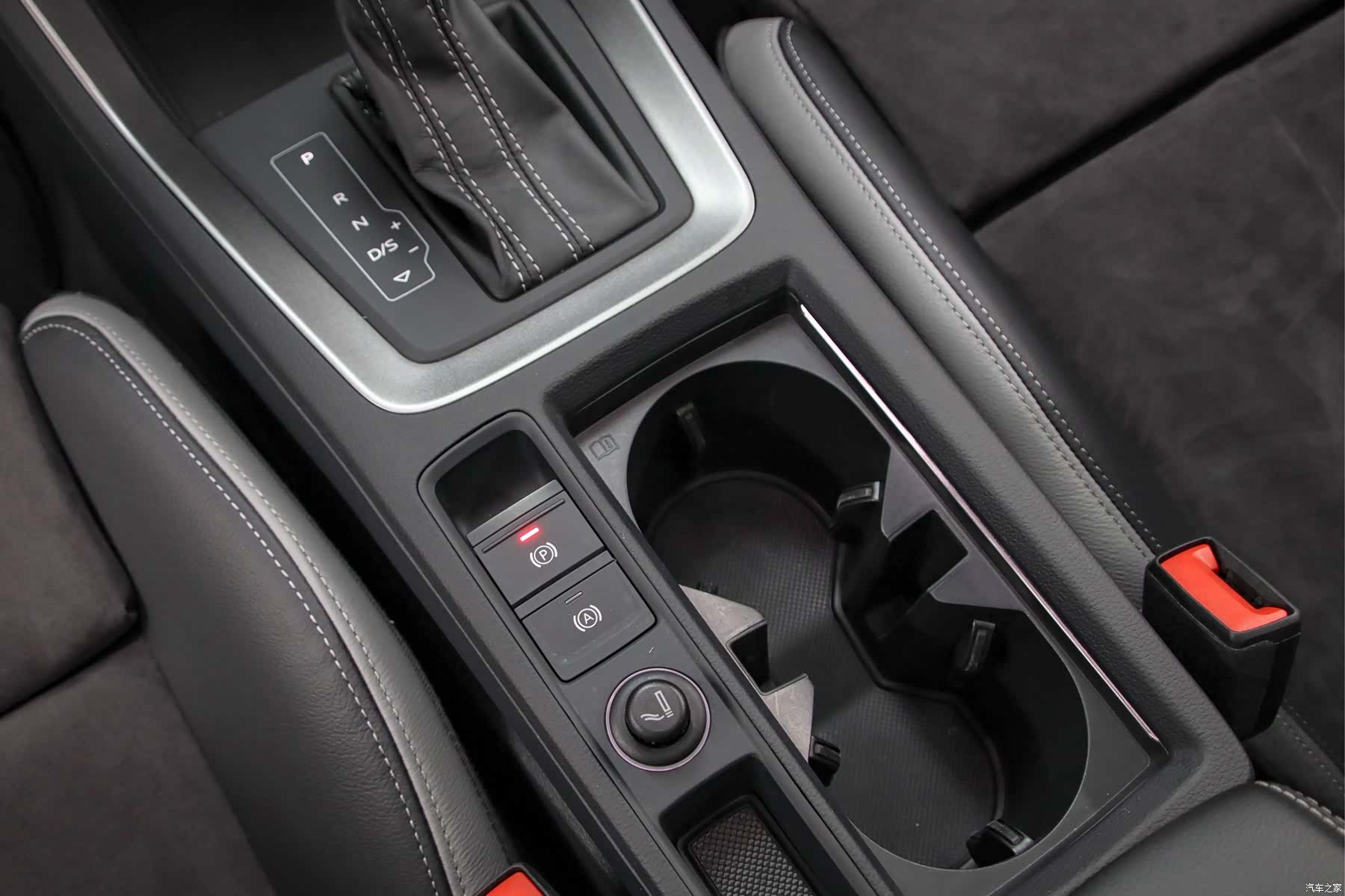 Audi Q3, 2022 12