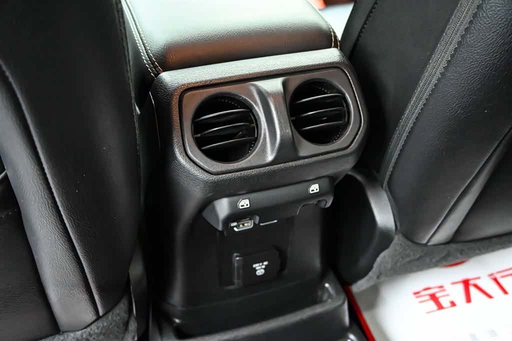 Jeep Wrangler, 2022 26