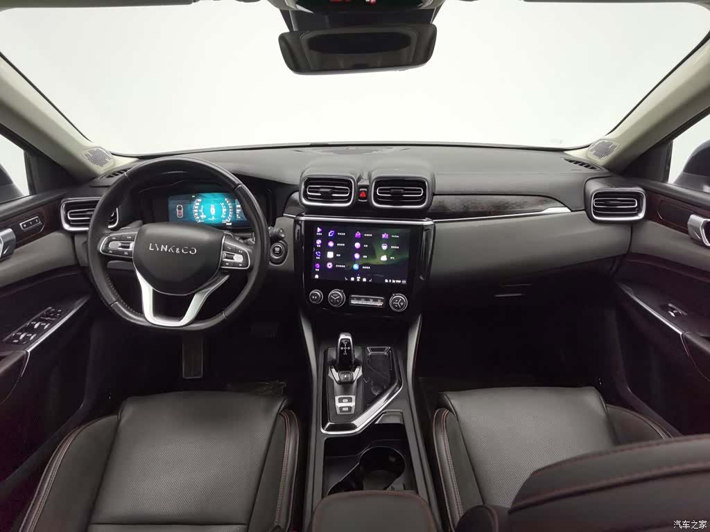 Lynk & Co 01, 2019 все фото