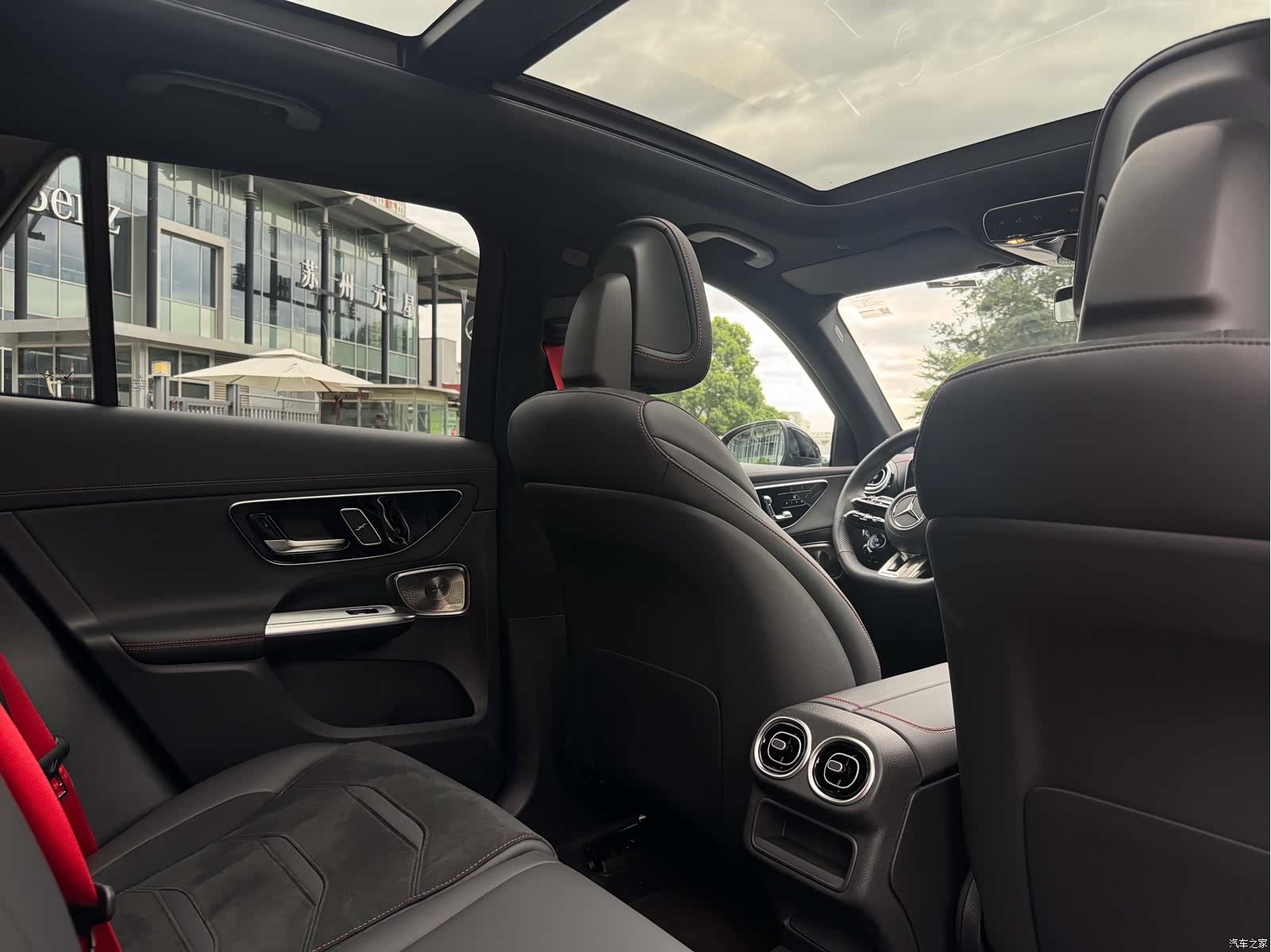 Mercedes-Benz GLC, 2026 13