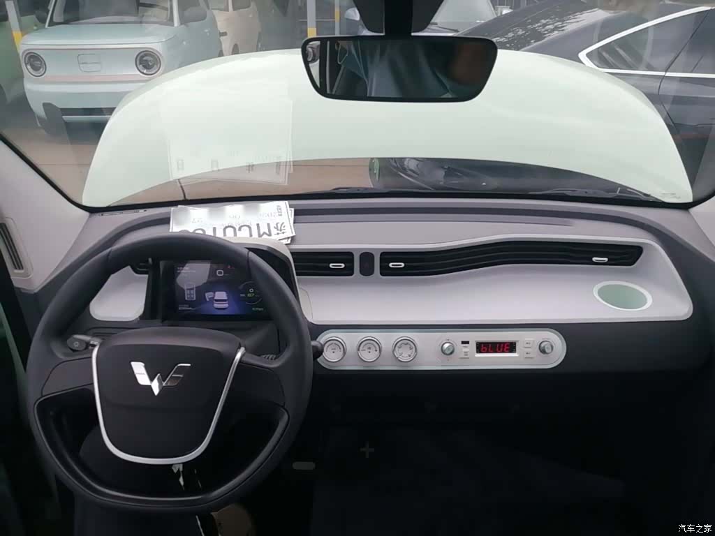 Wuling MINIEV, 2022 10