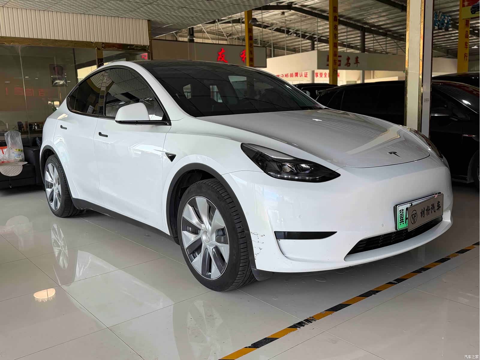 Tesla Model Y, 2023 2