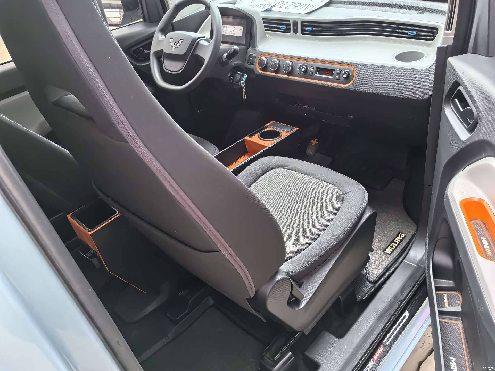 Wuling MINIEV, 2021 11