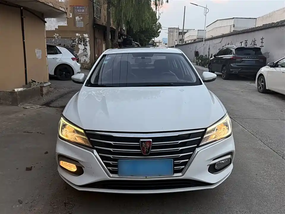 Roewe i5