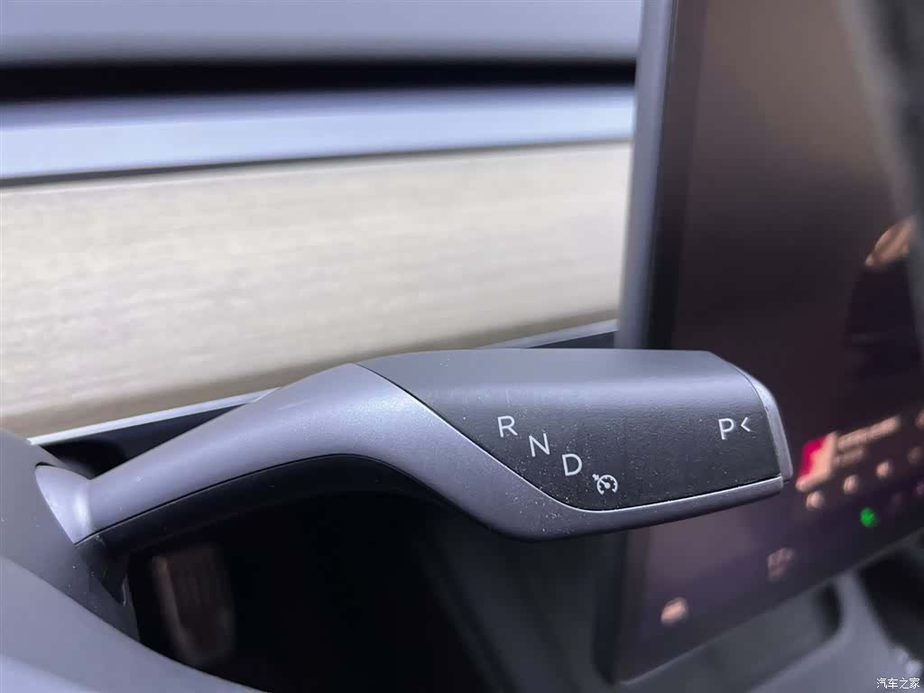 Tesla Model Y, 2022 23