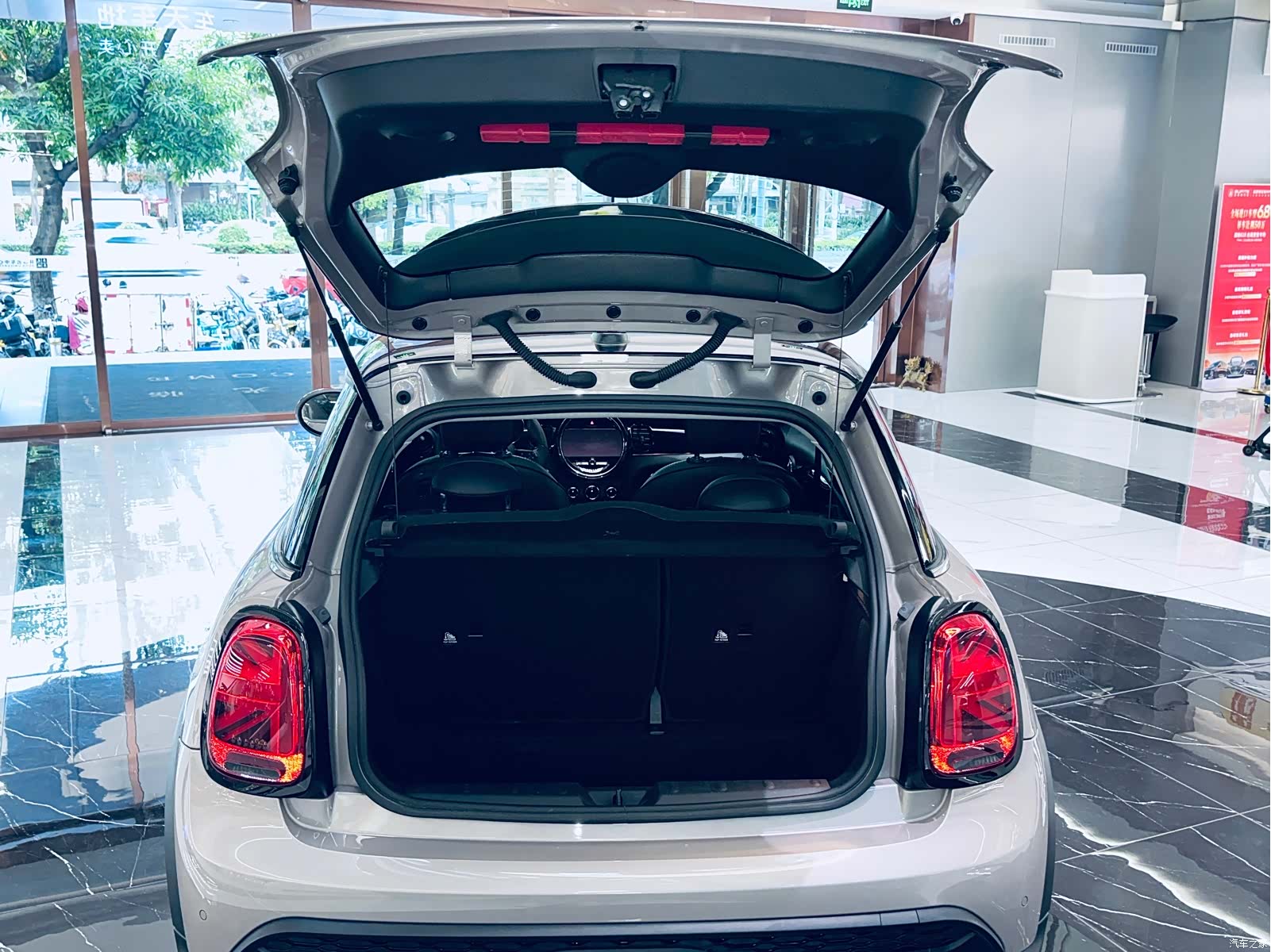Mini Cooper, 2023 10