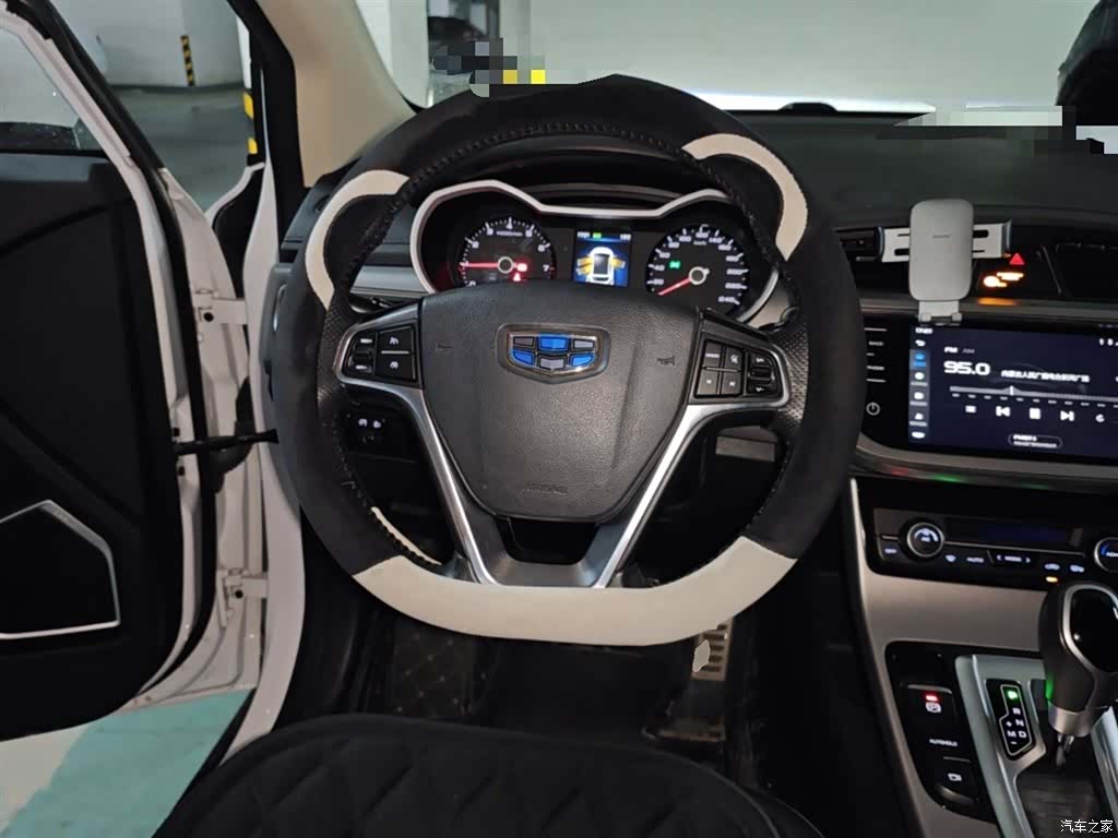 Geely Emgrand, 2019 3