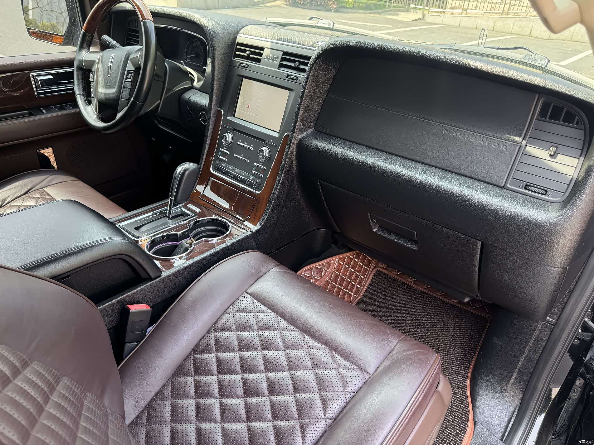 Lincoln Navigator, 2018 12