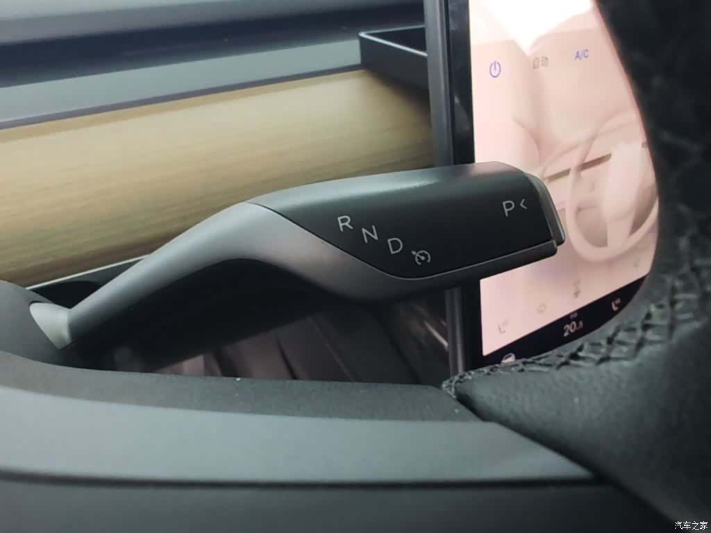 Tesla Model Y, 2022 14